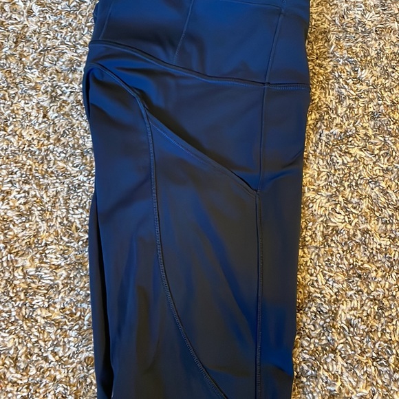 Lulu Lemon, Fast and Free Highrise 25”, navy blue, worn twice - Picture 4 of 4